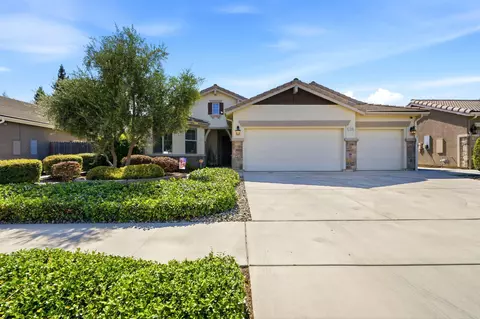 3245 S Meadowbrook, Visalia, CA 93292