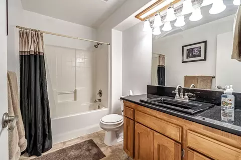 Bath - 717 E Spring Ln, Lemoore, CA 93245 photo 3 of 3