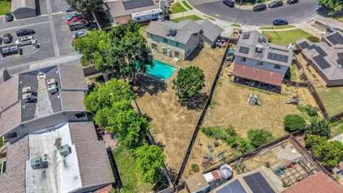 View/Area - 717 E Spring Ln, Lemoore, CA 93245 photo 6 of 8