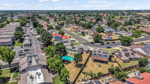 View/Area - 717 E Spring Ln, Lemoore, CA 93245 photo 7 of 8