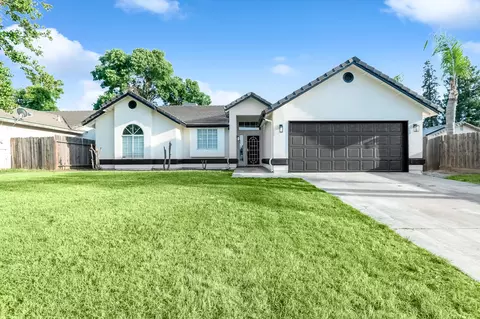 1509 E Vine Ct, Visalia, CA 93292