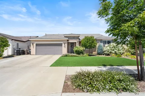 2334 E Monte Vista Ave, Visalia, CA 93292