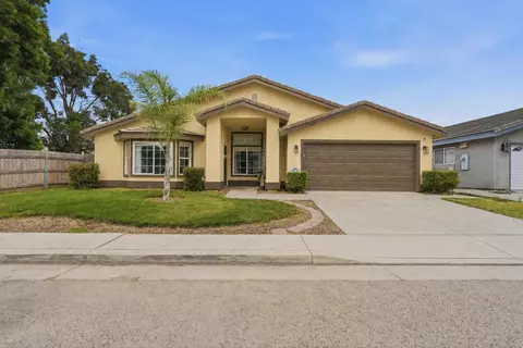 1050 N Sumter Ct, Visalia, CA 93292