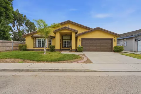 1050 N Sumter Ct, Visalia, CA 93292