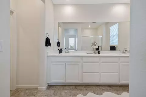 3201 E Harter Ave, Visalia, CA 93292 photo 40