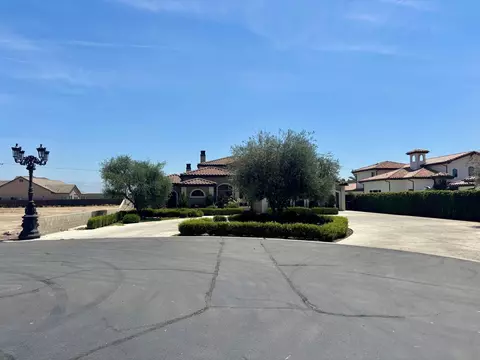 1964 Diamante Dr, Tulare, CA 93274