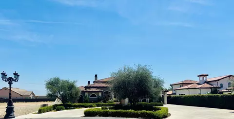 1964 Diamante Dr, Tulare, CA 93274