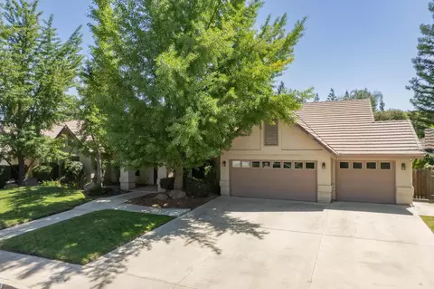 1420 S Pinnacle St, Visalia, CA 93292