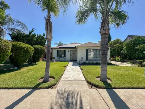 470 N Bates Ave, Dinuba, CA 93618