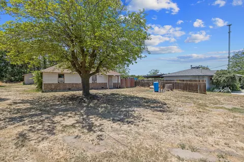 Exterior - 18309 Java Ave, Lemoore, CA 93245 photo 4 of 11