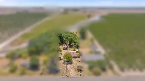 View/Area - 18309 Java Ave, Lemoore, CA 93245 photo 2 of 3
