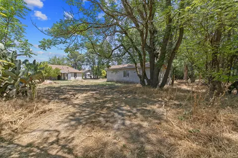 Exterior - 18309 Java Ave, Lemoore, CA 93245 photo 8 of 11