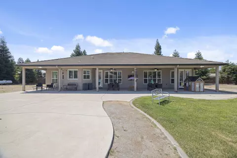 Exterior - 2208 W Benton Ct, Exeter, CA 93221 photo 8 of 23
