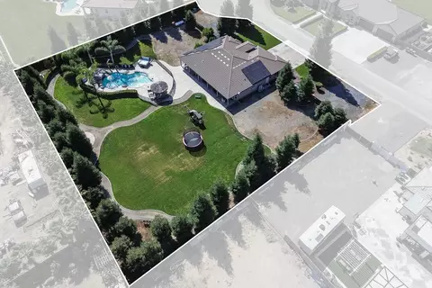 View/Area - 2208 W Benton Ct, Exeter, CA 93221 photo 5 of 9