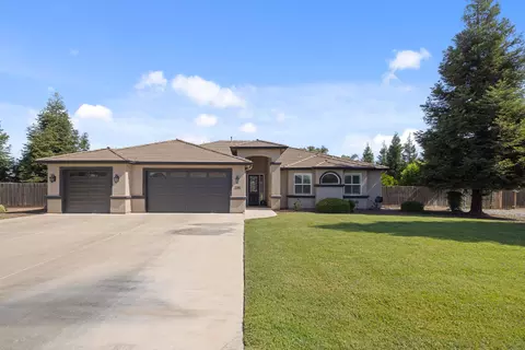 2208 W Benton Ct, Exeter, CA 93221