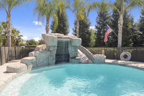Exterior - 2208 W Benton Ct, Exeter, CA 93221 photo 11 of 23