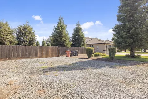 Exterior - 2208 W Benton Ct, Exeter, CA 93221 photo 23 of 23