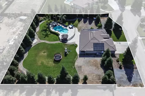 View/Area - 2208 W Benton Ct, Exeter, CA 93221 photo 4 of 9