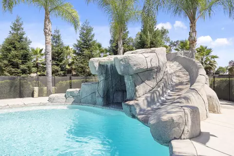Exterior - 2208 W Benton Ct, Exeter, CA 93221 photo 12 of 23