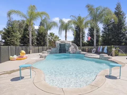 Exterior - 2208 W Benton Ct, Exeter, CA 93221 photo 10 of 23