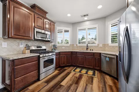 Kitchen - 2208 W Benton Ct, Exeter, CA 93221 photo 2 of 4