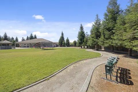 Exterior - 2208 W Benton Ct, Exeter, CA 93221 photo 17 of 23
