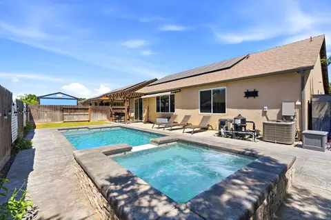 Exterior - 1383 E Donnybrook Pl, Hanford, CA 93230 photo 12 of 13