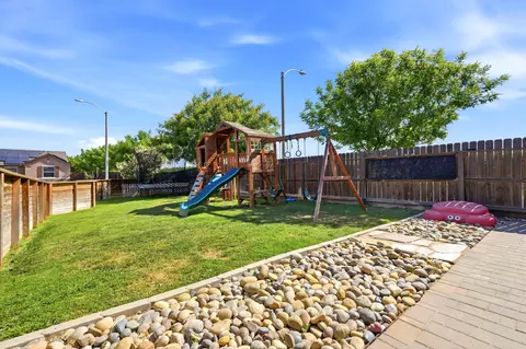 Exterior - 1383 E Donnybrook Pl, Hanford, CA 93230 photo 6 of 13