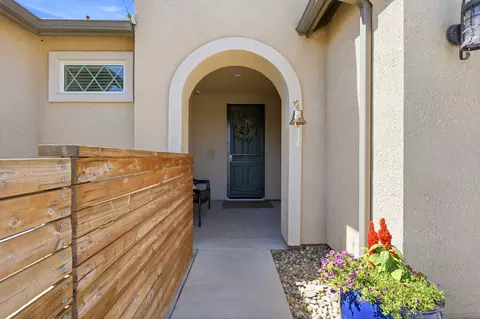 Entry Way - 1383 E Donnybrook Pl, Hanford, CA 93230 photo 1 of 3