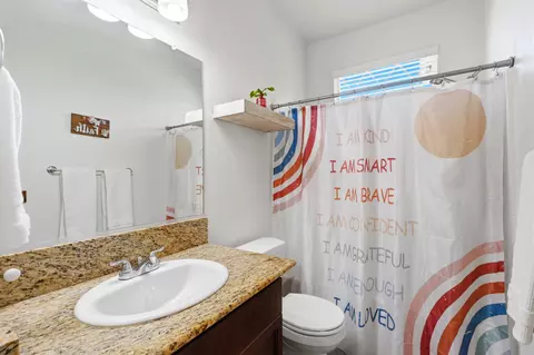 Bath - 1383 E Donnybrook Pl, Hanford, CA 93230 photo 1 of 4