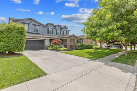 4217 W Elowin Ct, Visalia, CA 93291