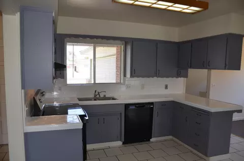 Kitchen - 339 W Spring Ln, Lemoore, CA 93245 photo 3 of 4