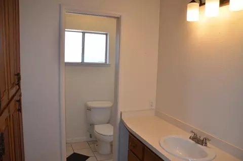 Bath - 339 W Spring Ln, Lemoore, CA 93245 photo 5 of 5