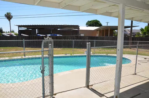 Exterior - 339 W Spring Ln, Lemoore, CA 93245 photo 3 of 7