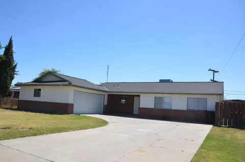 Exterior - 339 W Spring Ln, Lemoore, CA 93245 photo 6 of 7