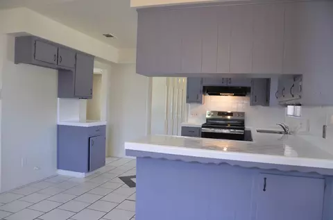 Kitchen - 339 W Spring Ln, Lemoore, CA 93245 photo 4 of 4