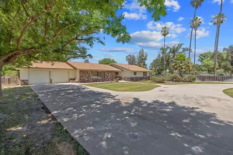8640 12th Ave, Hanford, CA 93230 photo 4