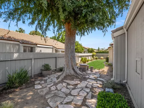 Exterior - 1872 Cougar Ln, Clovis, CA 93611 photo 5 of 9