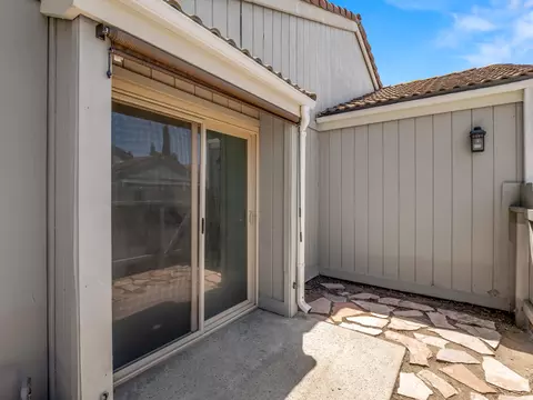 Exterior - 1872 Cougar Ln, Clovis, CA 93611 photo 4 of 9
