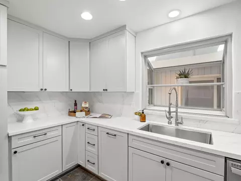 Kitchen - 1872 Cougar Ln, Clovis, CA 93611 photo 3 of 4