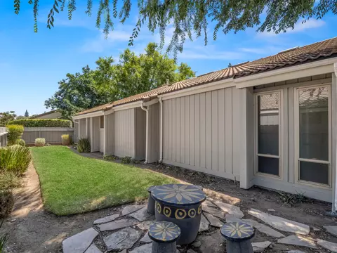 Exterior - 1872 Cougar Ln, Clovis, CA 93611 photo 6 of 9
