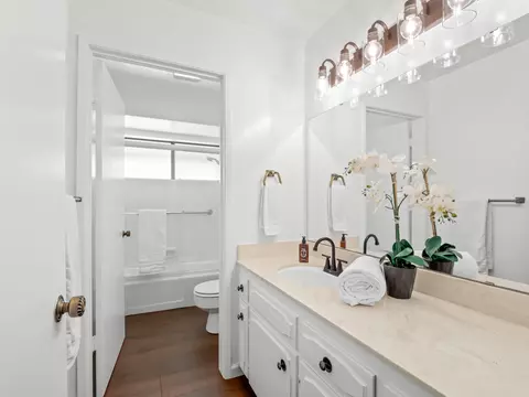 Bath - 1872 Cougar Ln, Clovis, CA 93611 photo 1 of 7