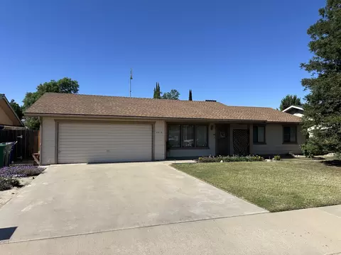 1418 Jackson St, Selma, CA 93662