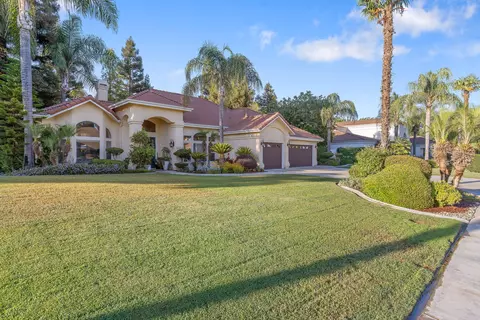 6614 W Vassar Ave, Visalia, CA 93277