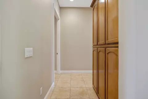 Entry Way - 760 Saint James Ct, Exeter, CA 93221 photo 15 of 16