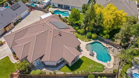 View/Area - 760 Saint James Ct, Exeter, CA 93221 photo 2 of 5