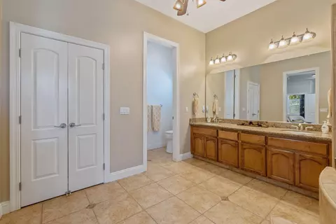 Entry Way - 760 Saint James Ct, Exeter, CA 93221 photo 12 of 16