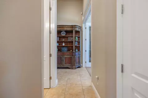 Entry Way - 760 Saint James Ct, Exeter, CA 93221 photo 13 of 16