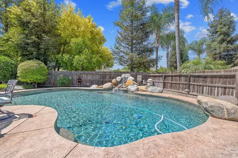 Exterior - 760 Saint James Ct, Exeter, CA 93221 photo 8 of 18