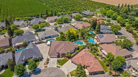 View/Area - 760 Saint James Ct, Exeter, CA 93221 photo 5 of 5